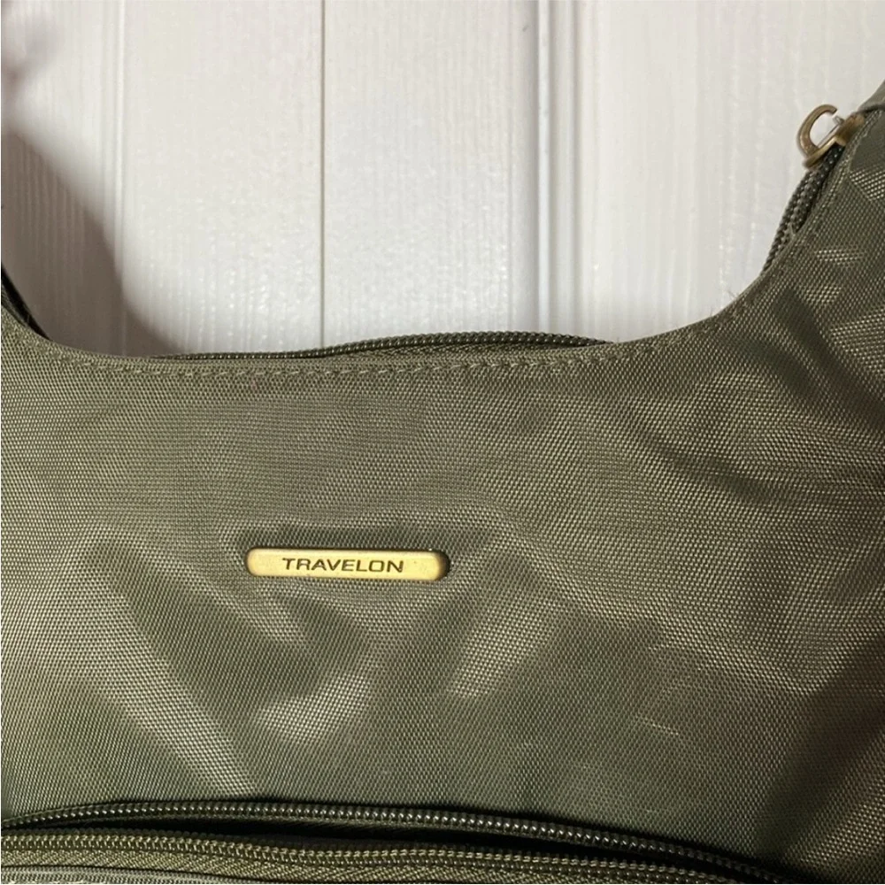 Travelon Anti-Theft Classic Essential Messenger Crossbody Bag - Picture 5 of 16